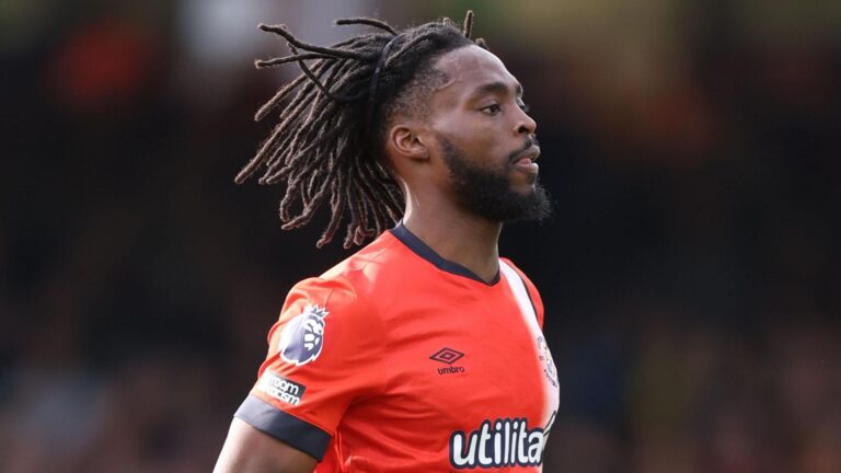 Transfer: Onyedinma pens new contract with Wycombe Wanderers 