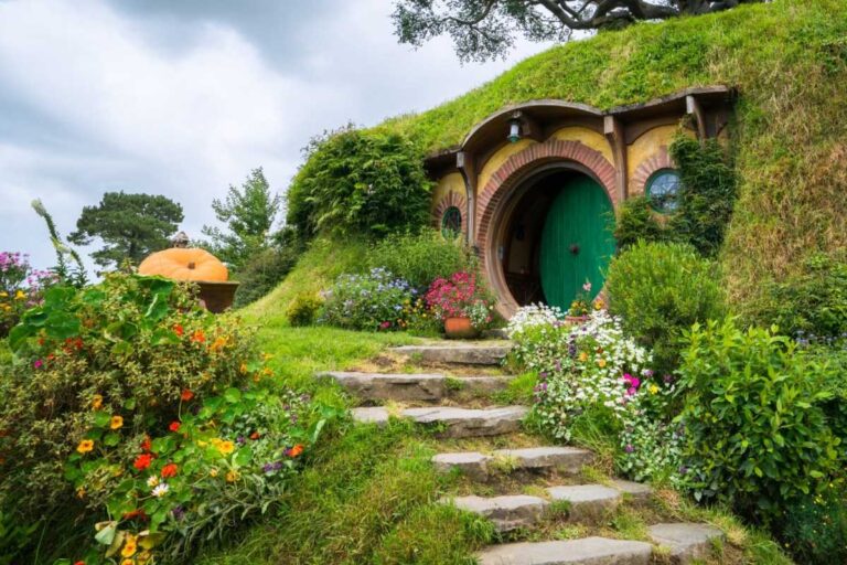 The two priests behind Middle-earth
